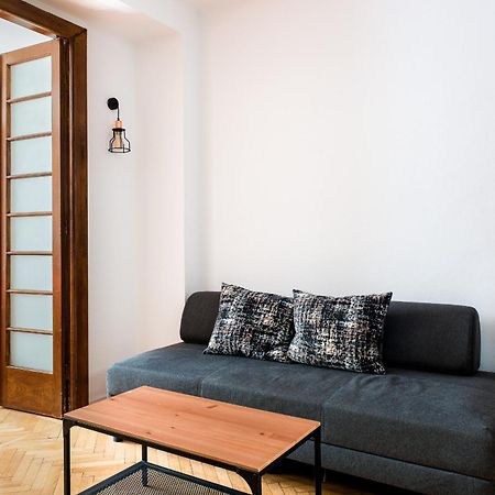 Heart Of Downtown 3 Rooms Apartment Self Check In 부쿠레슈티 외부 사진