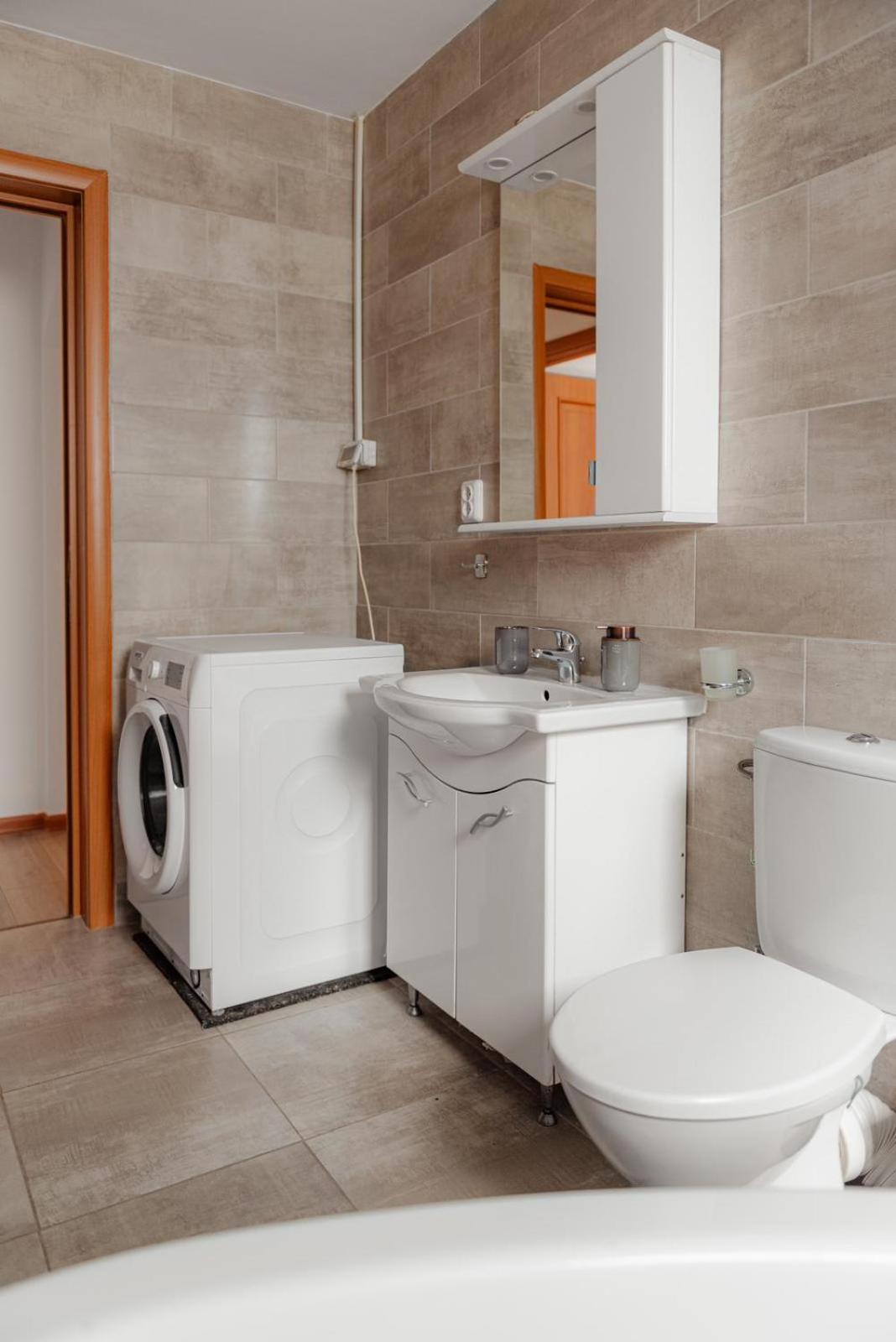 Heart Of Downtown 3 Rooms Apartment Self Check In 부쿠레슈티 외부 사진