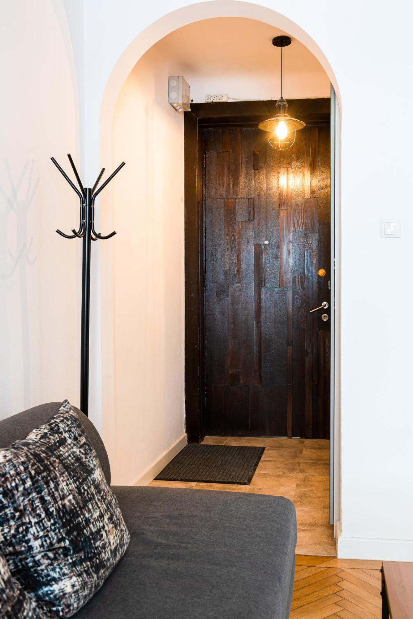 Heart Of Downtown 3 Rooms Apartment Self Check In 부쿠레슈티 외부 사진